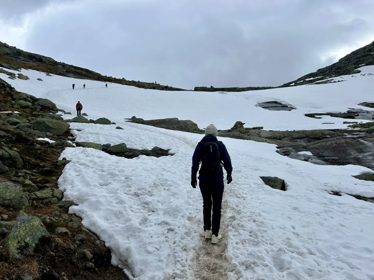 巨魔之舌步道的积雪