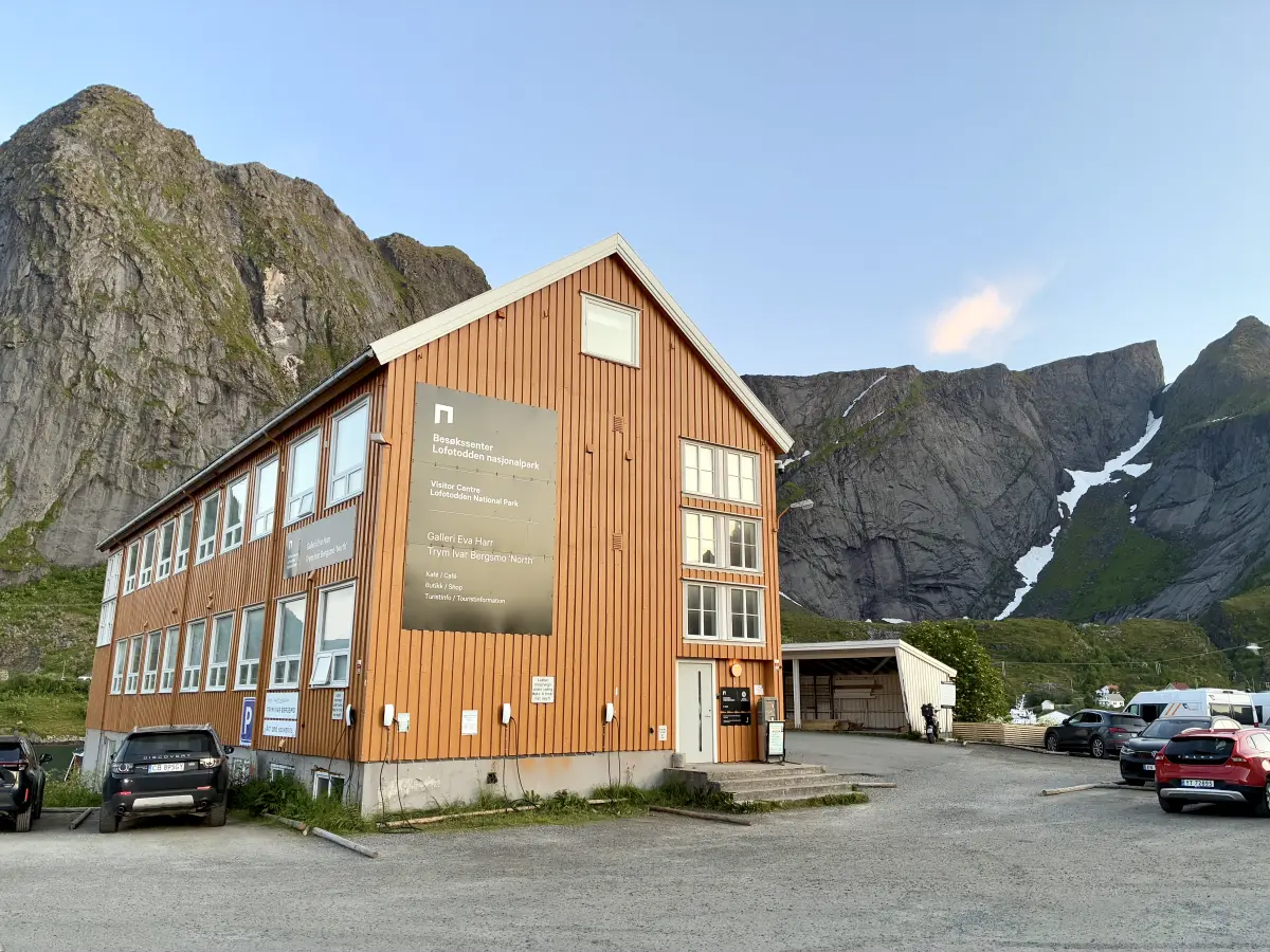 在雷讷 (Reine) 的 Lofotodden 国家公园访客中心