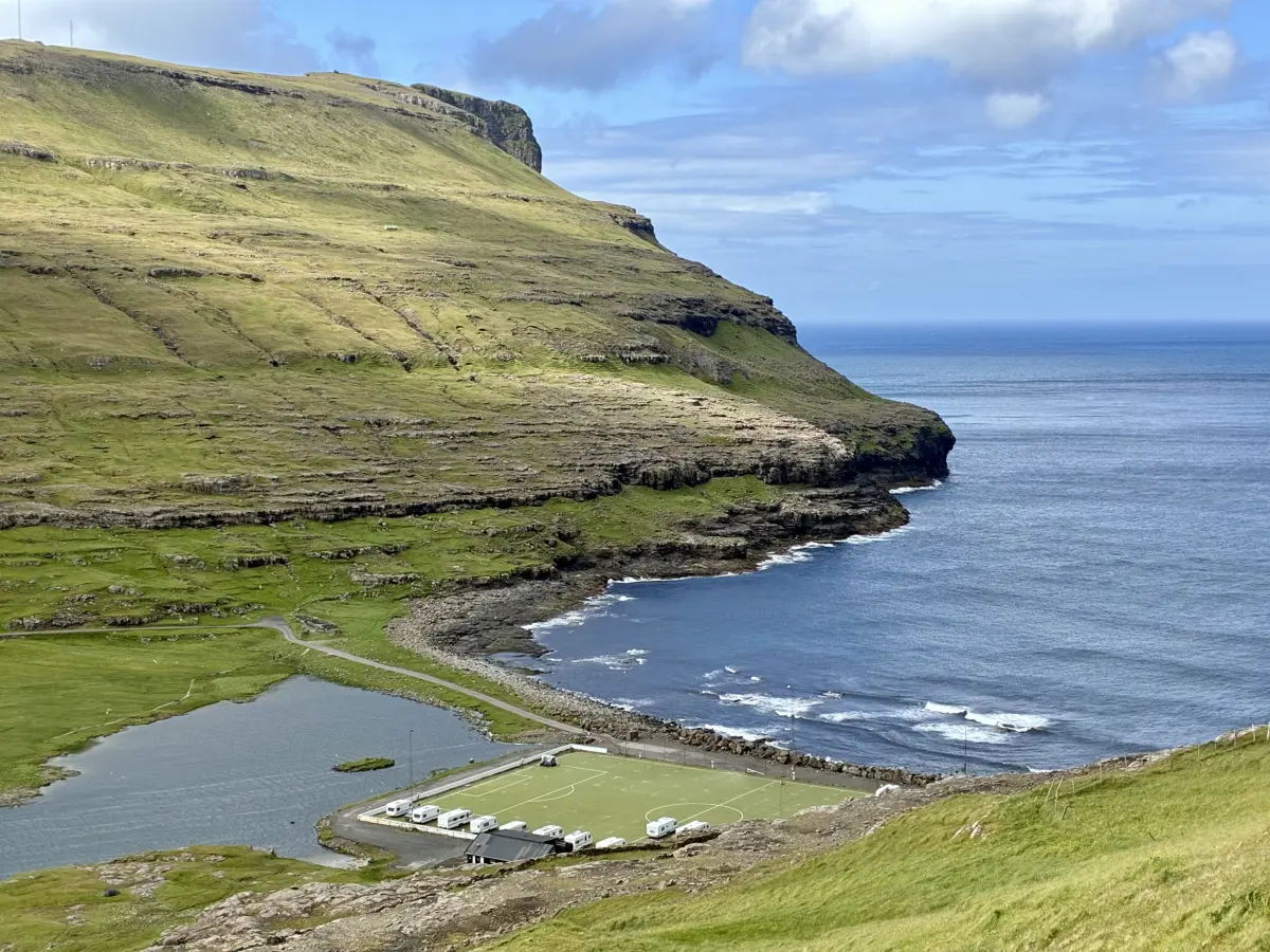 艾迪的露营地 (Eiði Camping)