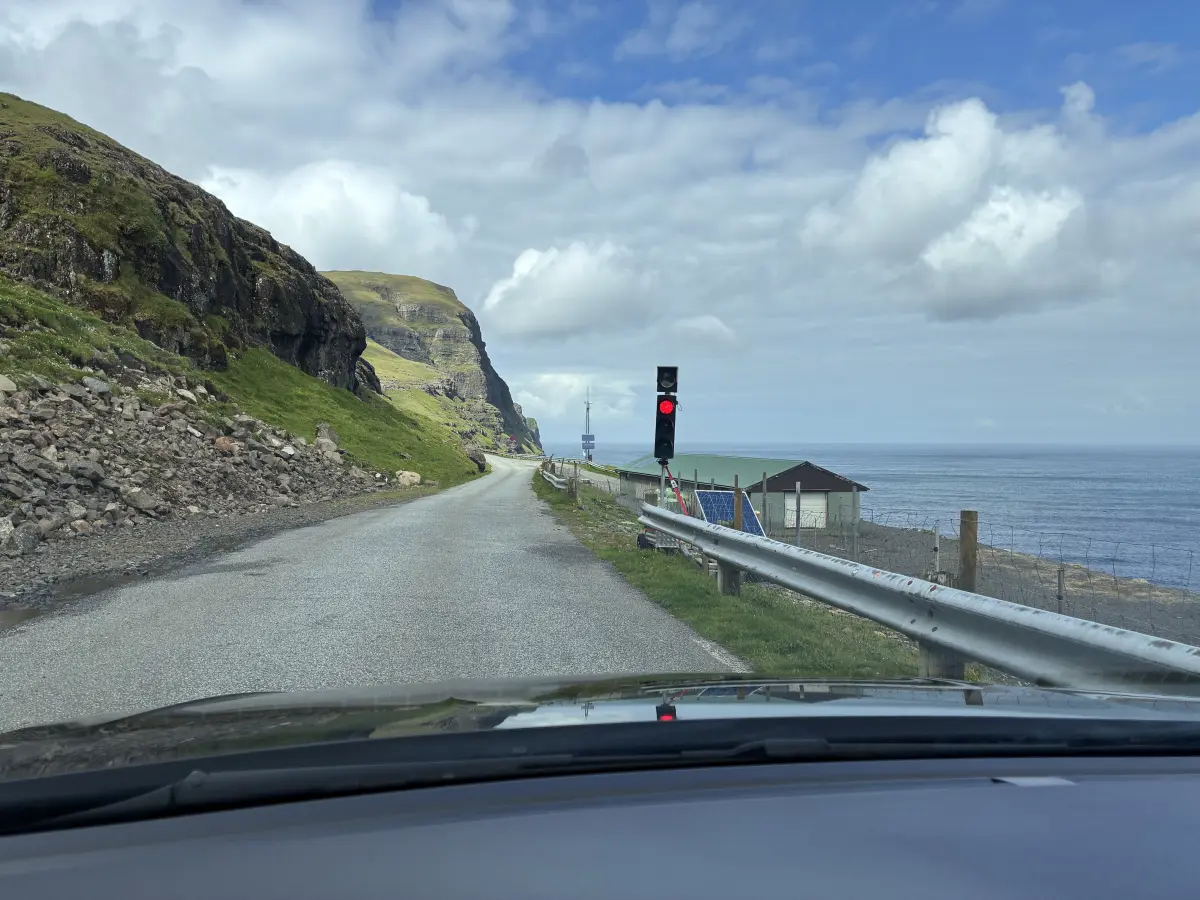 特约尔努维克 (Tjørnuvík) 的交通信号灯